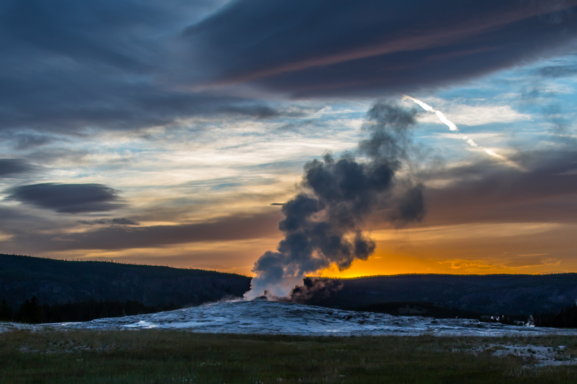 Old Faithful Is Not One Geyser Where The Wild Beasts Roam Old Faithful Sunset 